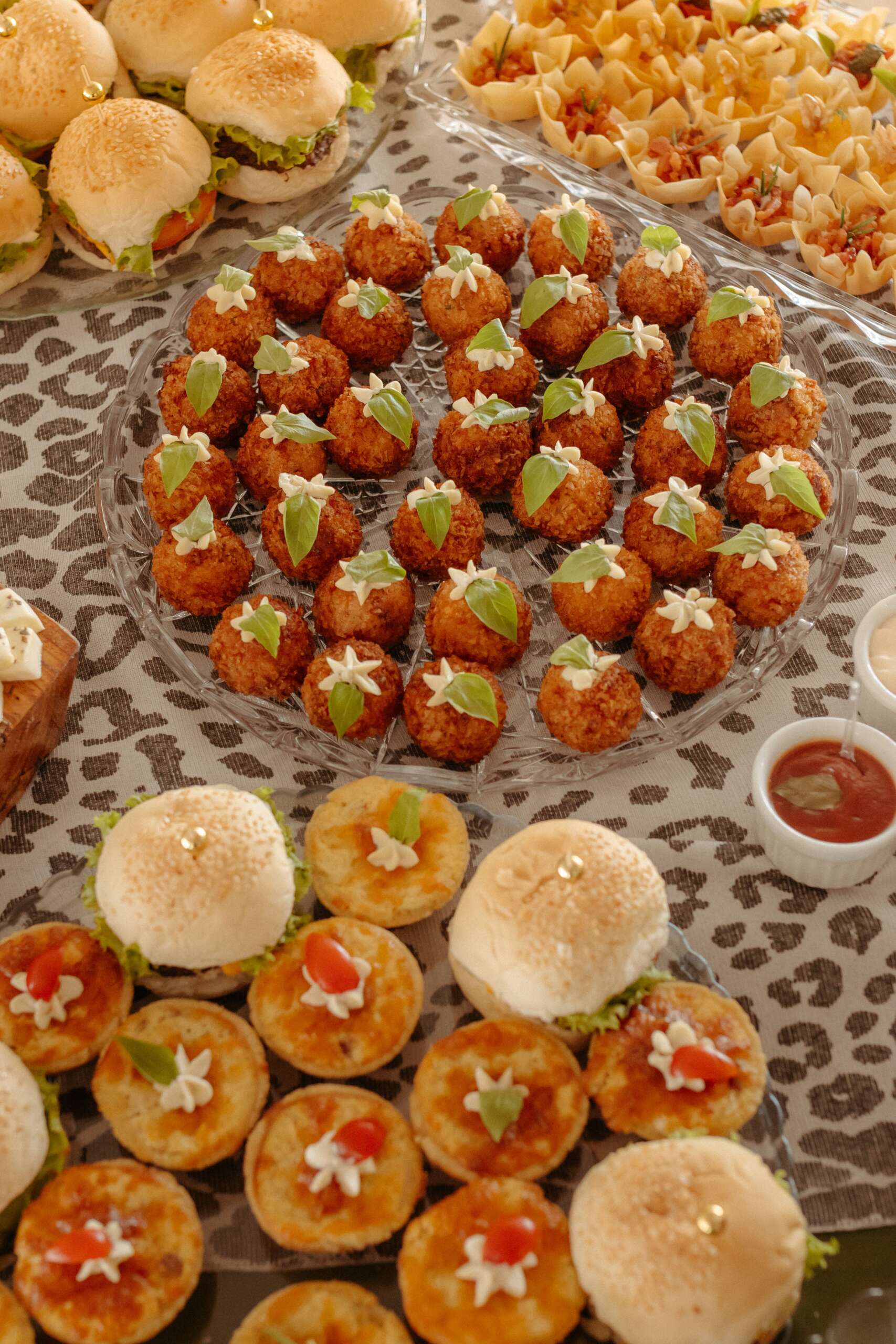 HUNGER canapés catering